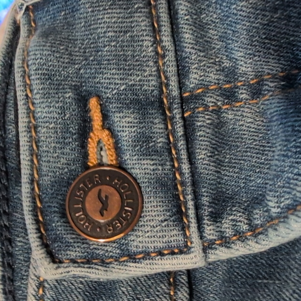 Hollister Y2K Women's Light Blue Star Embroidered Jeans Curvy High Rise Crop - Picture 8 of 9